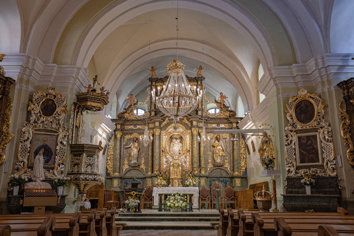 Ołtarz główny w Sanktuarium św. Anny w Smardzewicach